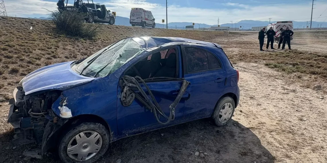Vuelca y termina herido de gravedad en Ramos Arizpe