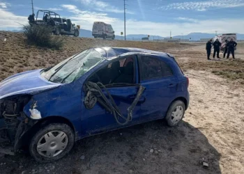 Vuelca y termina herido de gravedad en Ramos Arizpe