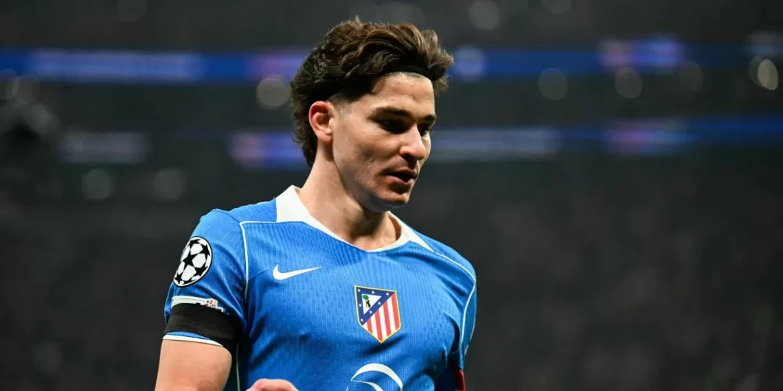 El Atlético extraña a Julián Álvarez y encumbra a Oblak en Estambul