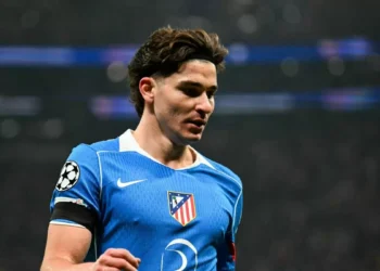 El Atlético extraña a Julián Álvarez y encumbra a Oblak en Estambul