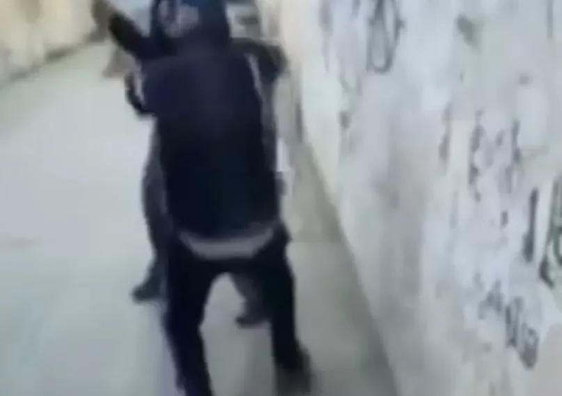 Agreden a estudiante dentro del plantel; resulta con fractura