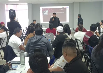 Capacitan a servidores de la salubridad con actualizaciones del programa salubridad Casa por Casa