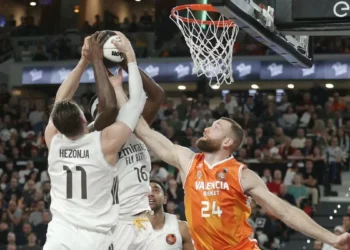 segundo triples de Hezonja en 8 segunsegundo dejan al Valencia con un palmo de narices
