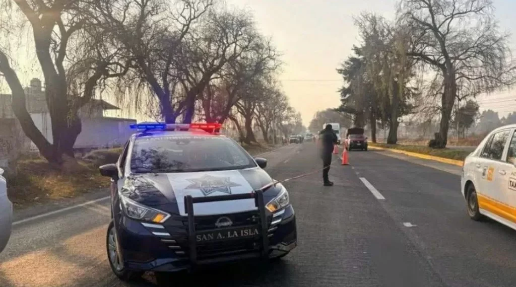 Muere al cruzar la Toluca-Tenango, cuerpo maltrecho sobre el asfalto
