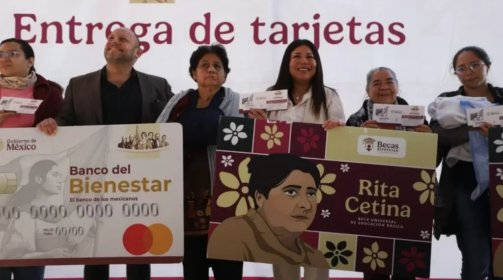 Entregan en Iztacalco más de 4 mil tarjetas de la distintivo “Rita Cetina” a estudiantes de educación básica