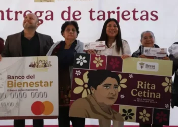 Entregan en Iztacalco más de 4 mil tarjetas de la distintivo “Rita Cetina” a estudiantes de educación básica