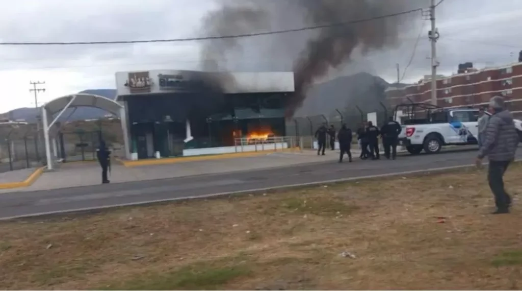 Daño al Banco del Bienestar, pega a abuelitos de Coacalco
