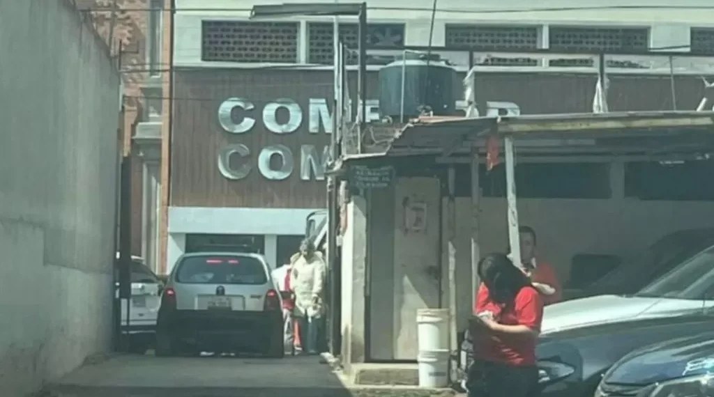 Denuncian turistas abusos y fraudes, les exigen hasta 40 pesos por el estacionamiento