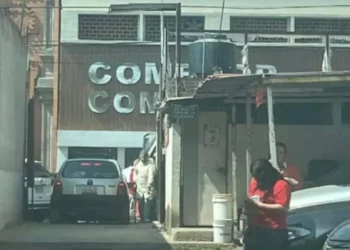 Denuncian turistas abusos y fraudes, les exigen hasta 40 pesos por el estacionamiento