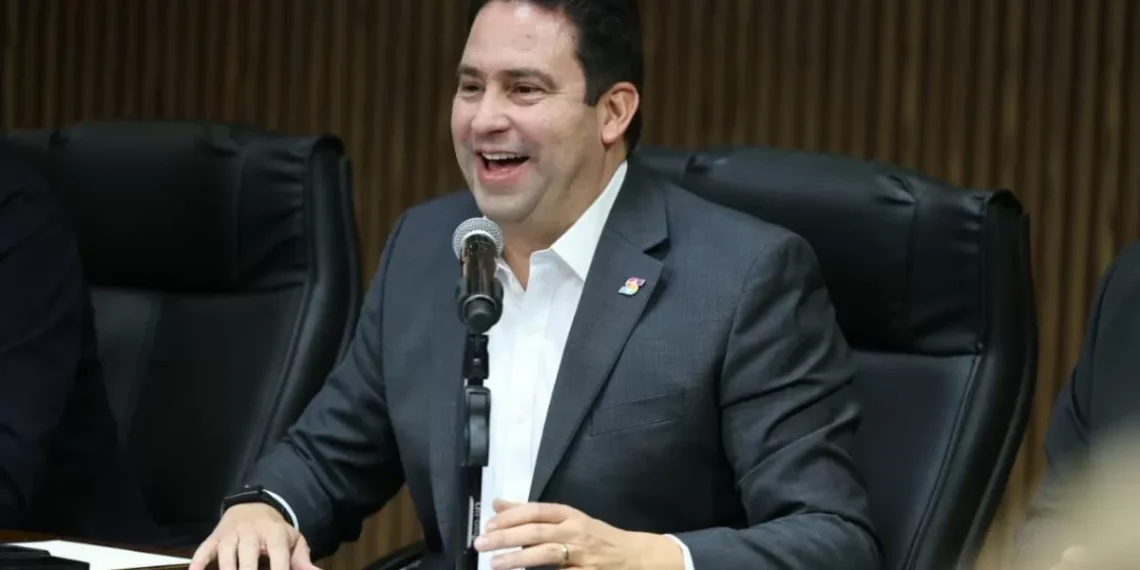 Cuatro integrantes del comunidad de Saltillo piden licencia para ir por cargos en elección