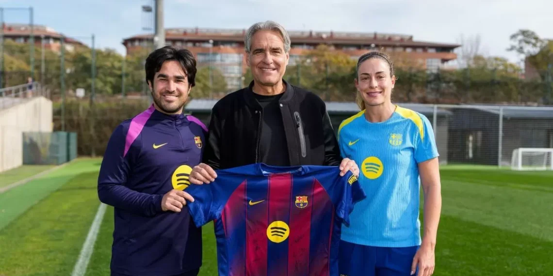 El presidente de Nike visita al Barça y asiste a un entrenamiento del mujeril
