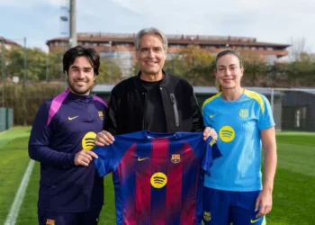 El presidente de Nike visita al Barça y asiste a un entrenamiento del mujeril
