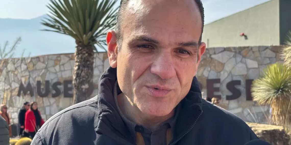 Señala Jericó Abramo incongruencias en plática de austeridad por polémica de estética