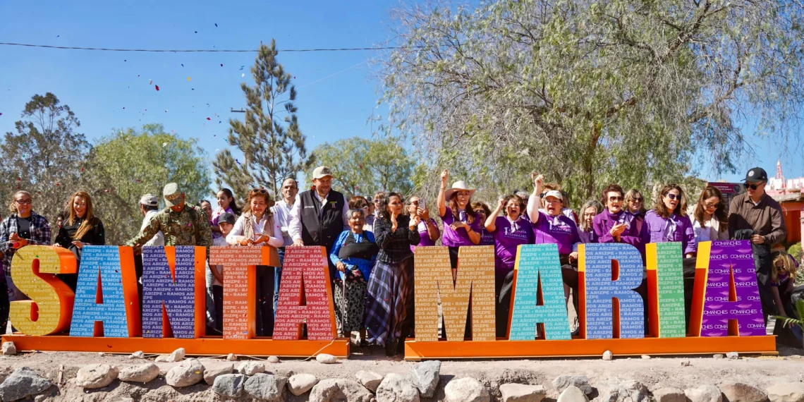 Develan letrero emblemático en Santa María para fortalecer identidad